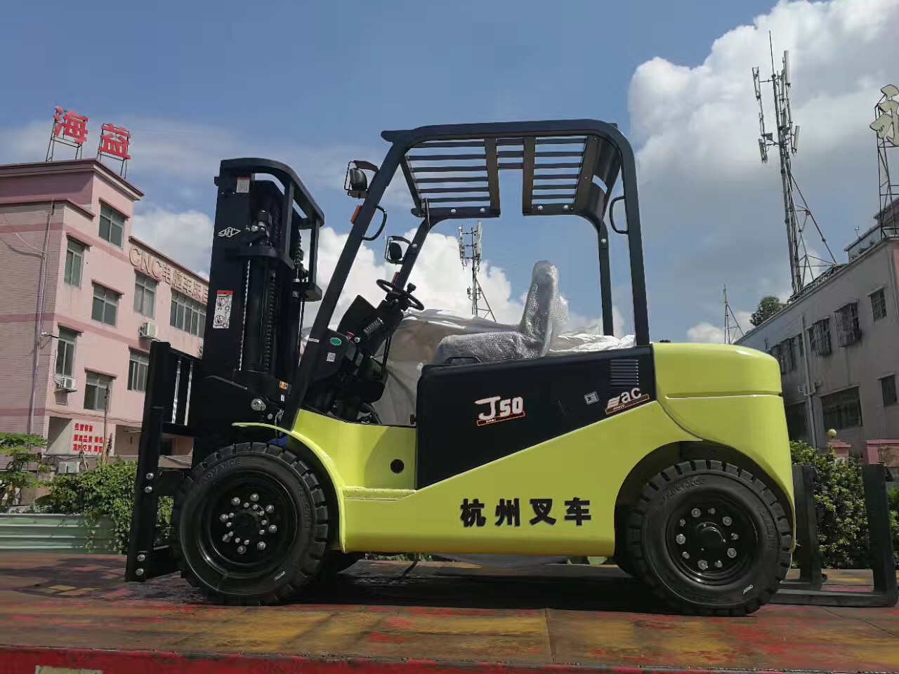 杭州叉车：电动叉车维护成本，你需要知道！