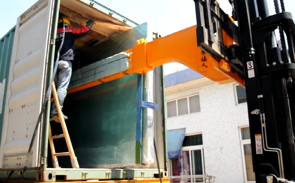玻璃行業，杭州叉車串桿屬具卸貨實拍案例